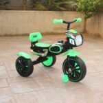 Tricycle pour enfants ,équipé de lumières et de musique